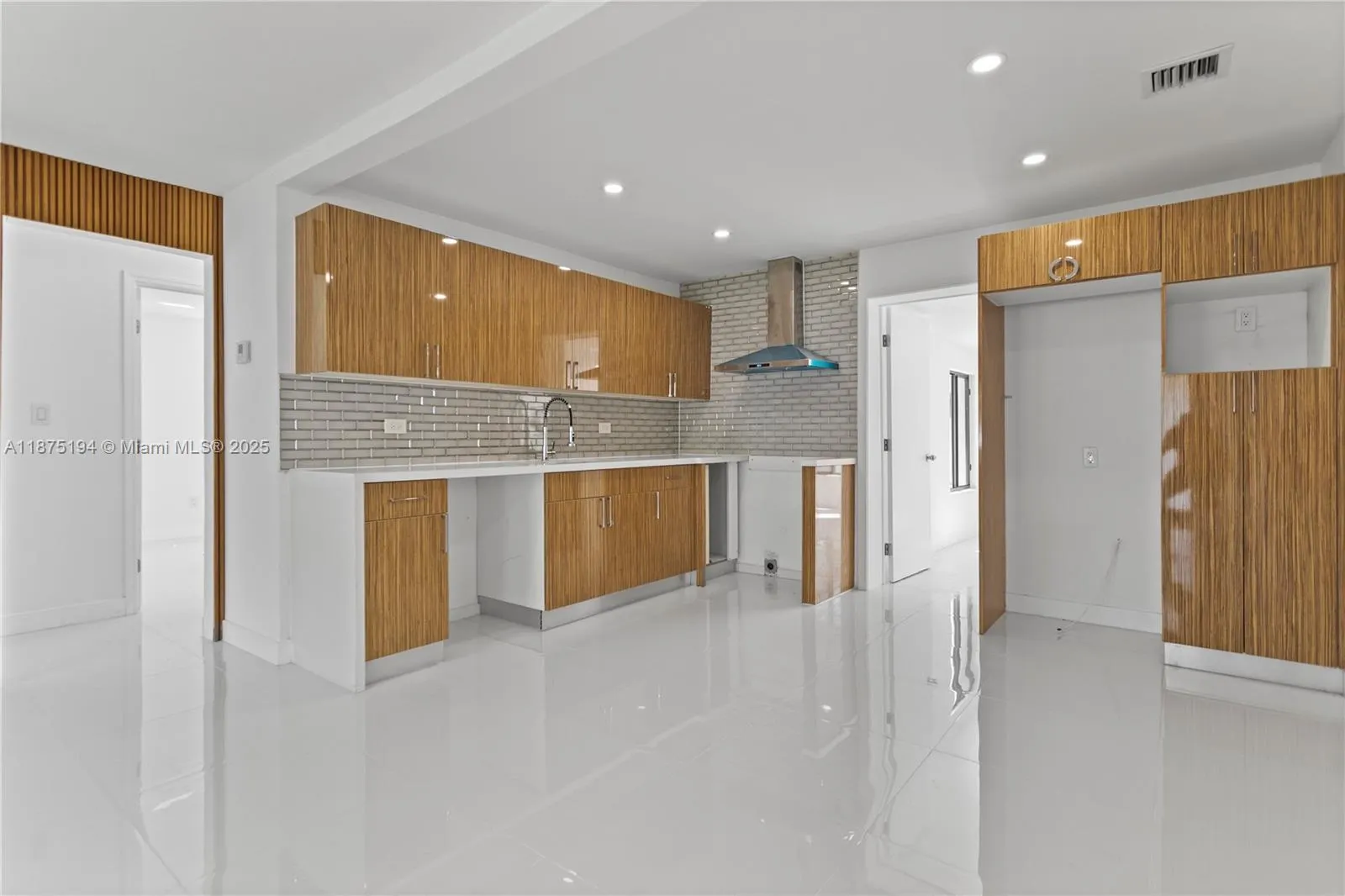 1524 SW 32 CT