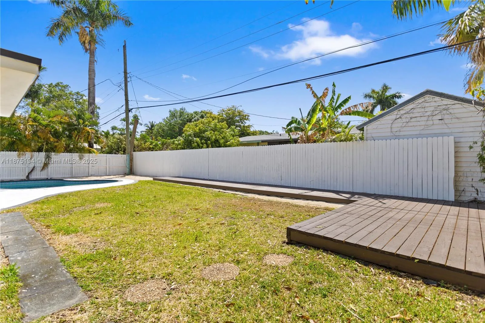 1524 SW 32 CT