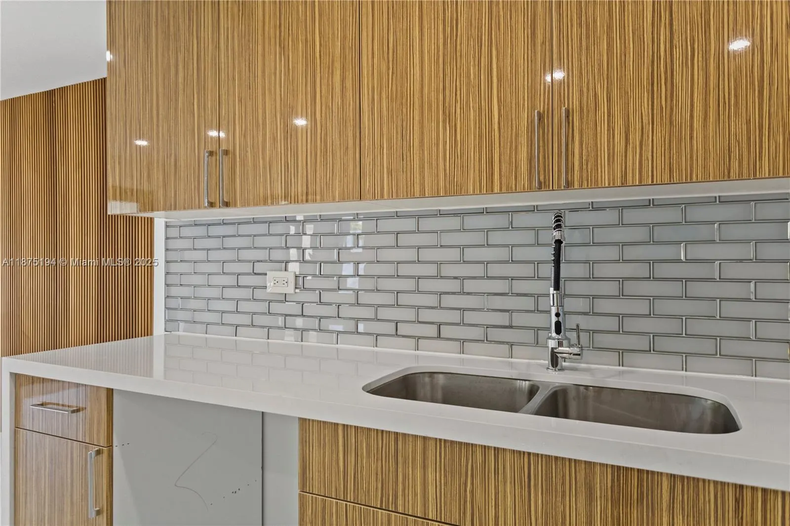 1524 SW 32 CT