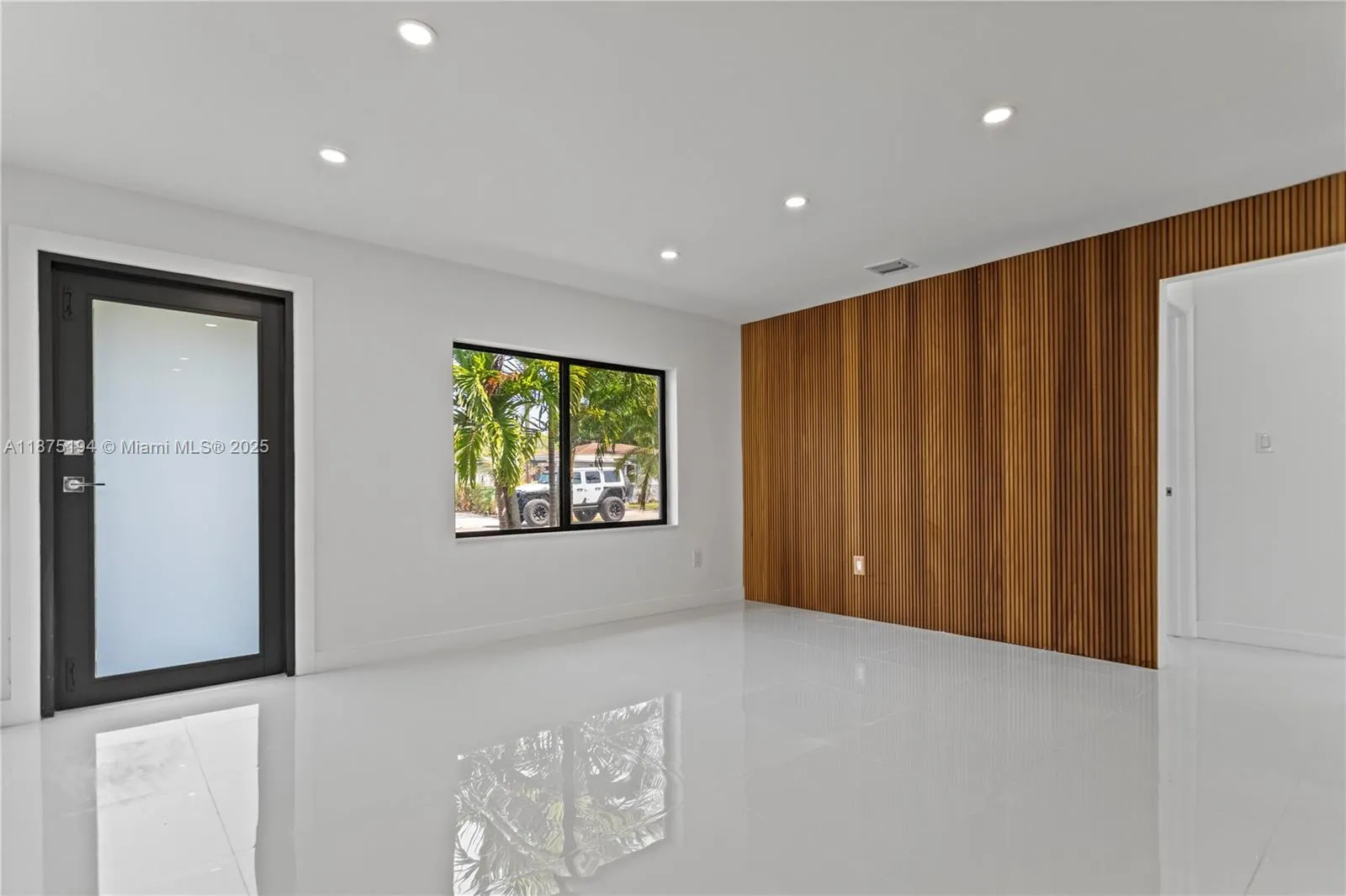 1524 SW 32 CT