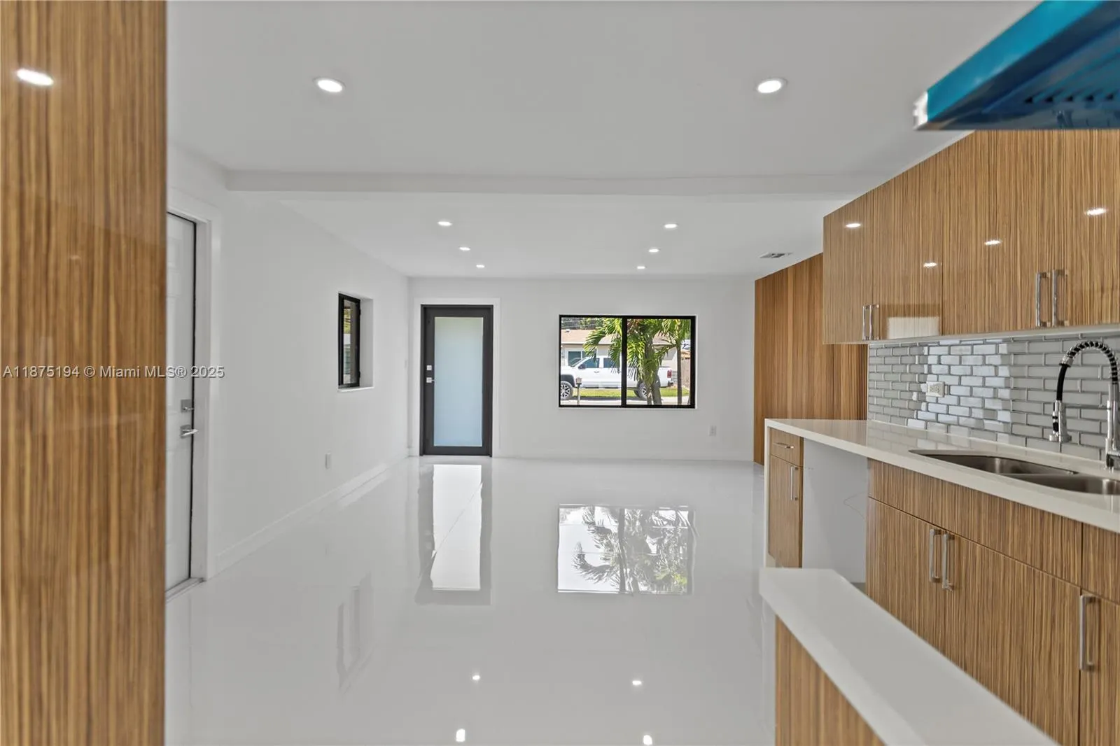 1524 SW 32 CT