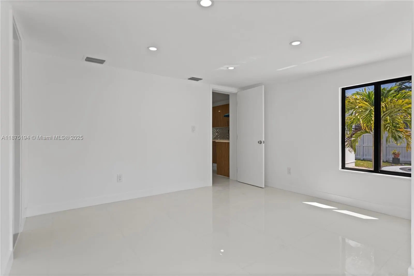 1524 SW 32 CT