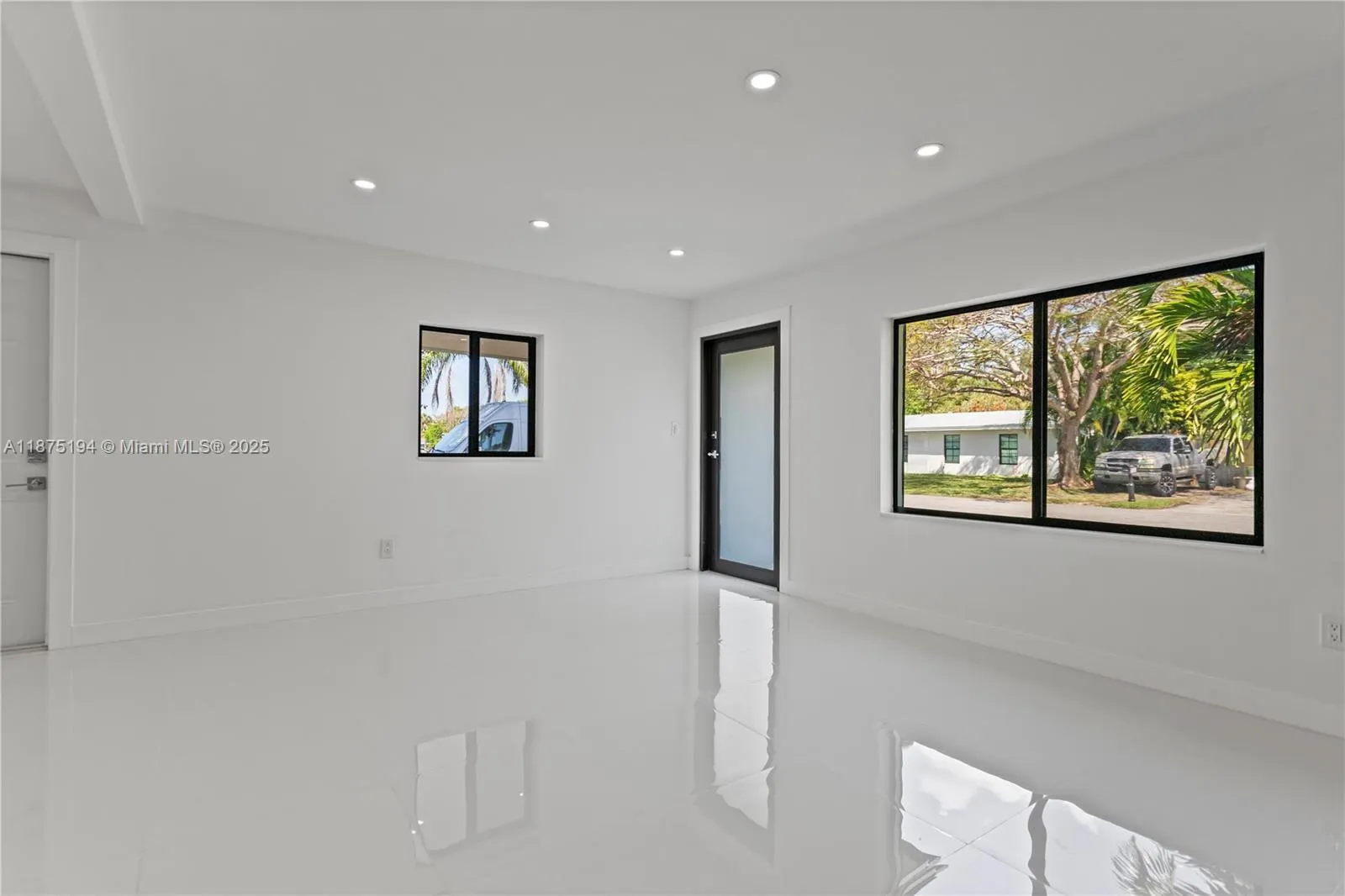 1524 SW 32 CT