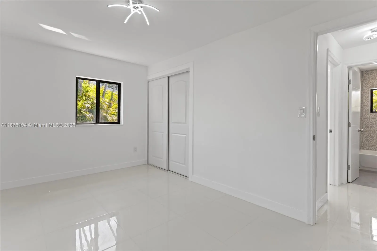 1524 SW 32 CT