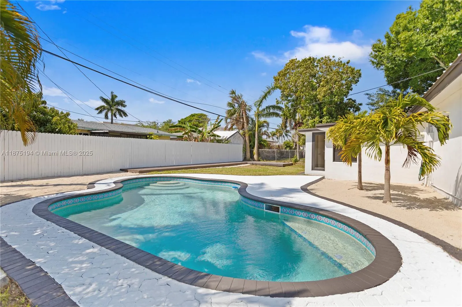 1524 SW 32 CT