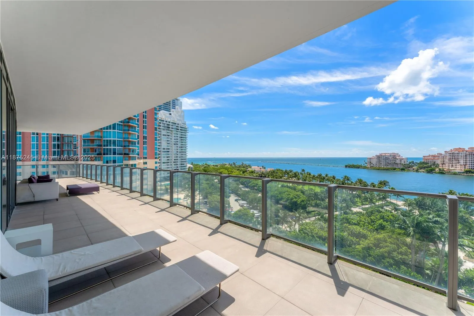 800 S Pointe Dr, #901