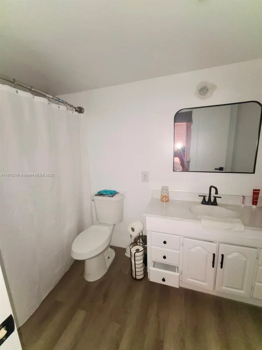 488 NE 18th Ave, #104