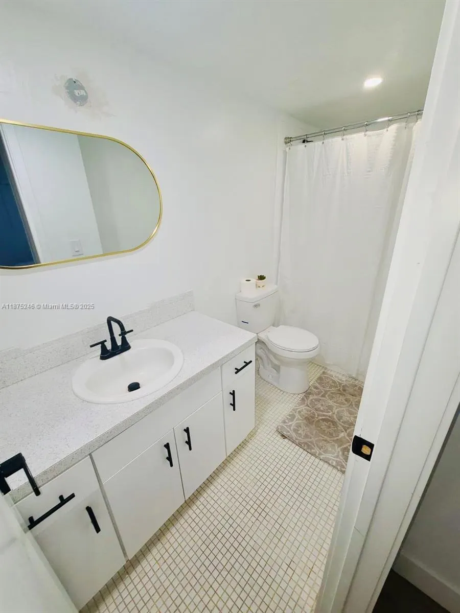 488 NE 18th Ave, #104