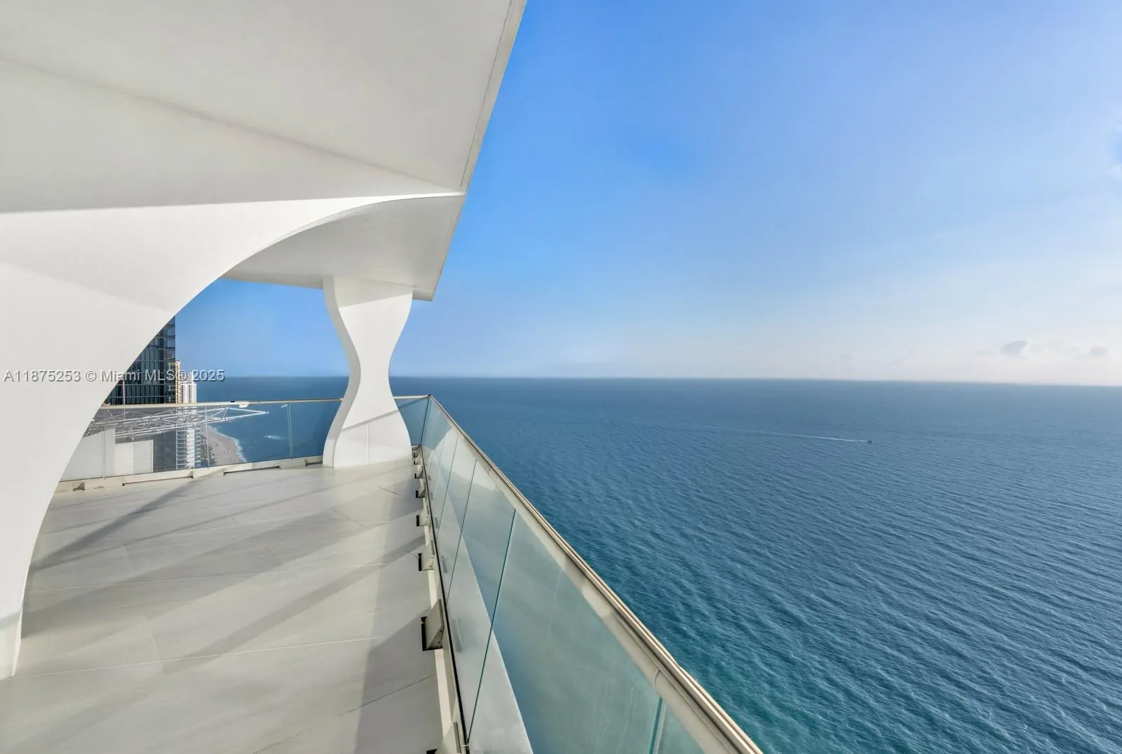 16901 Collins Ave, #5105