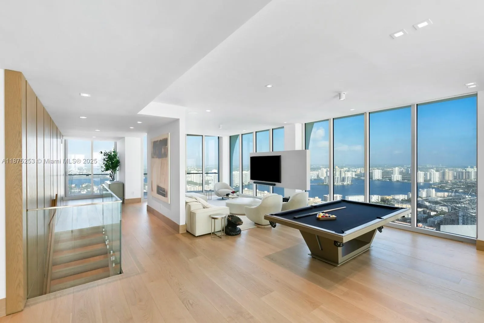 16901 Collins Ave, #5105