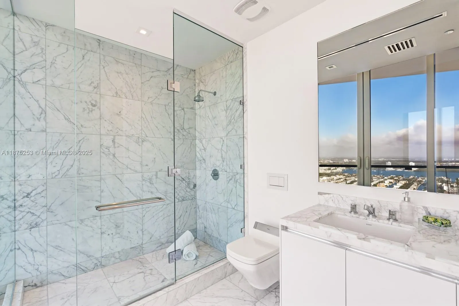 16901 Collins Ave, #5105