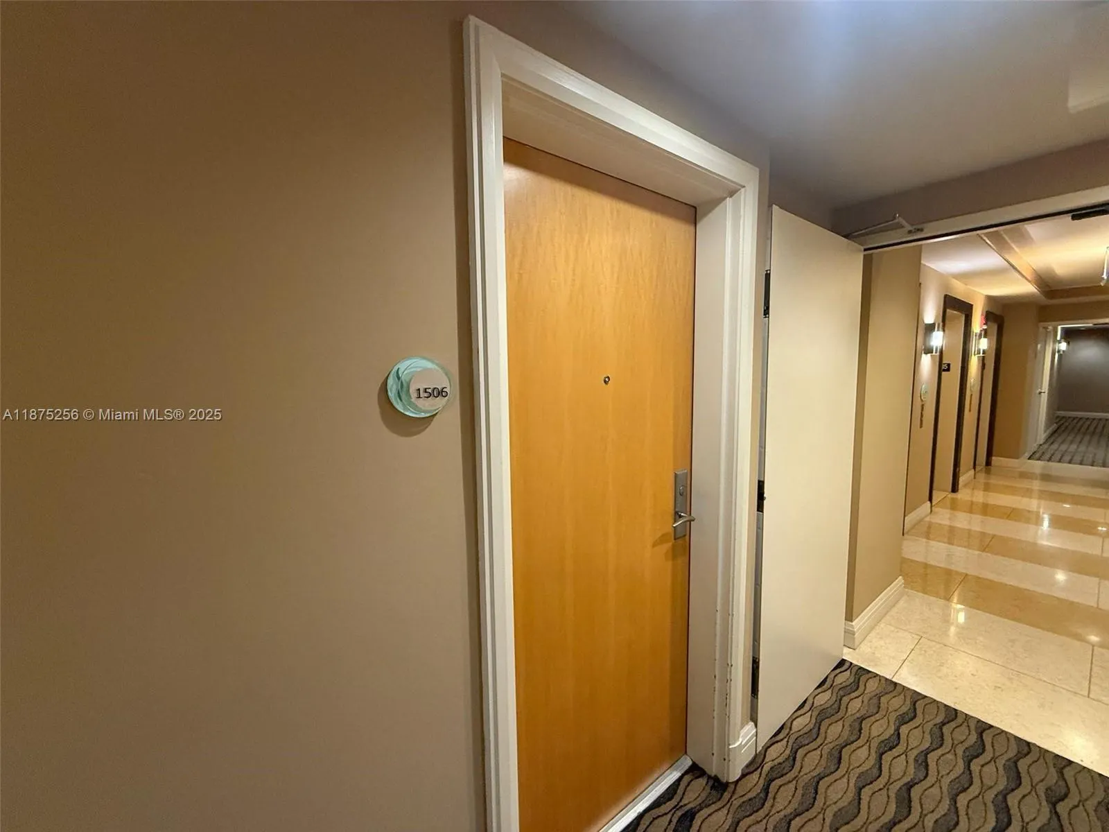 253 NE 2nd St, #1506