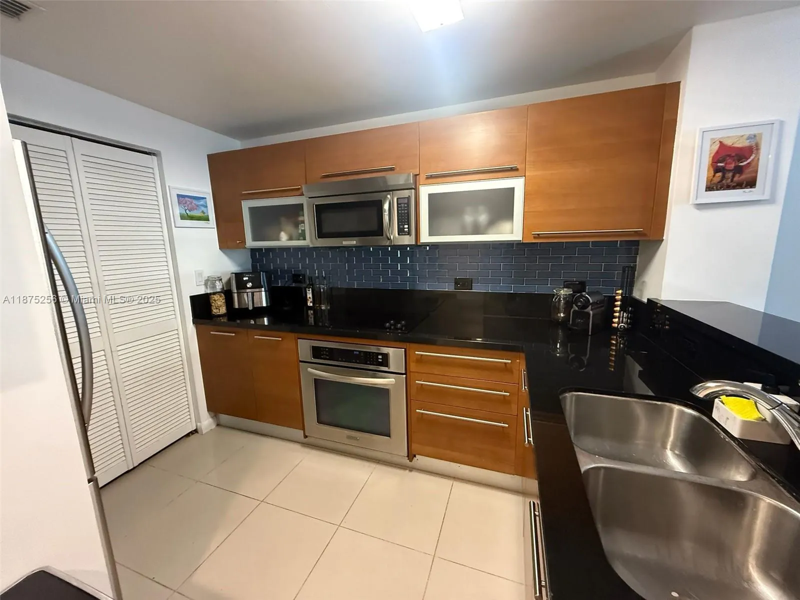 253 NE 2nd St, #1506