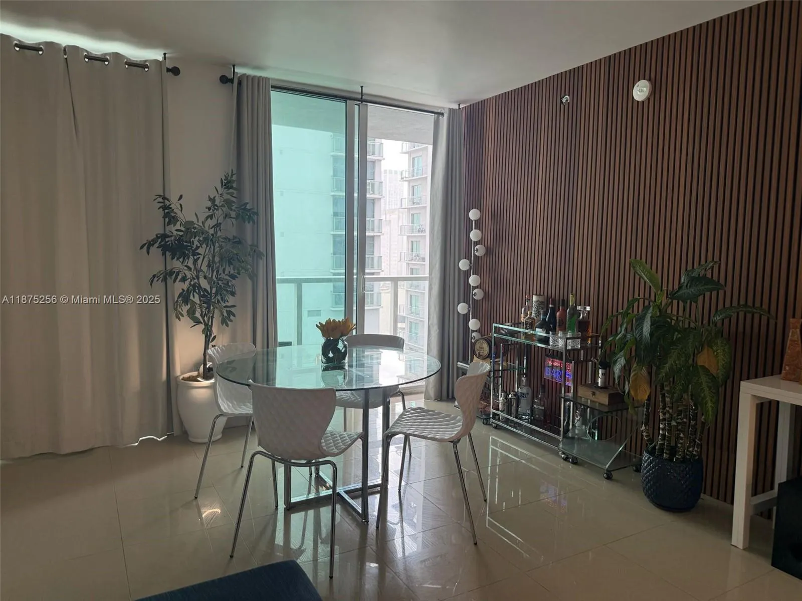 253 NE 2nd St, #1506