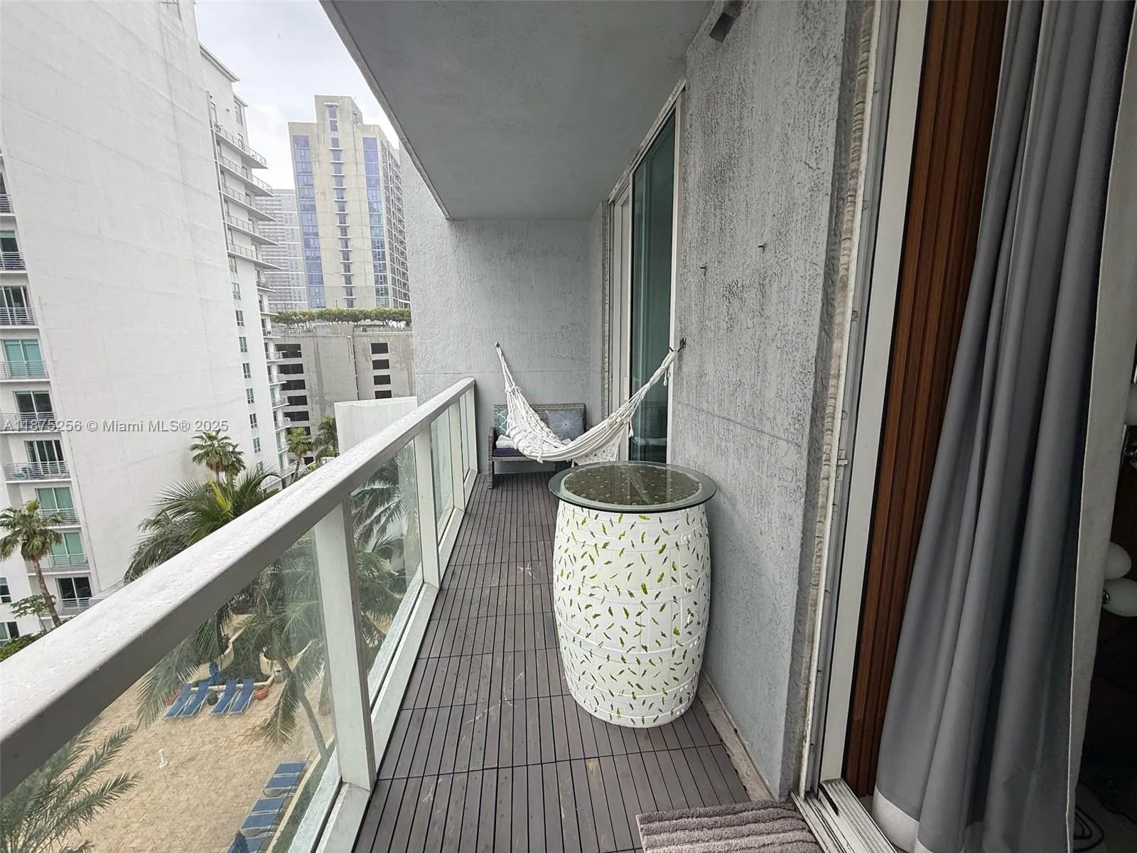 253 NE 2nd St, #1506