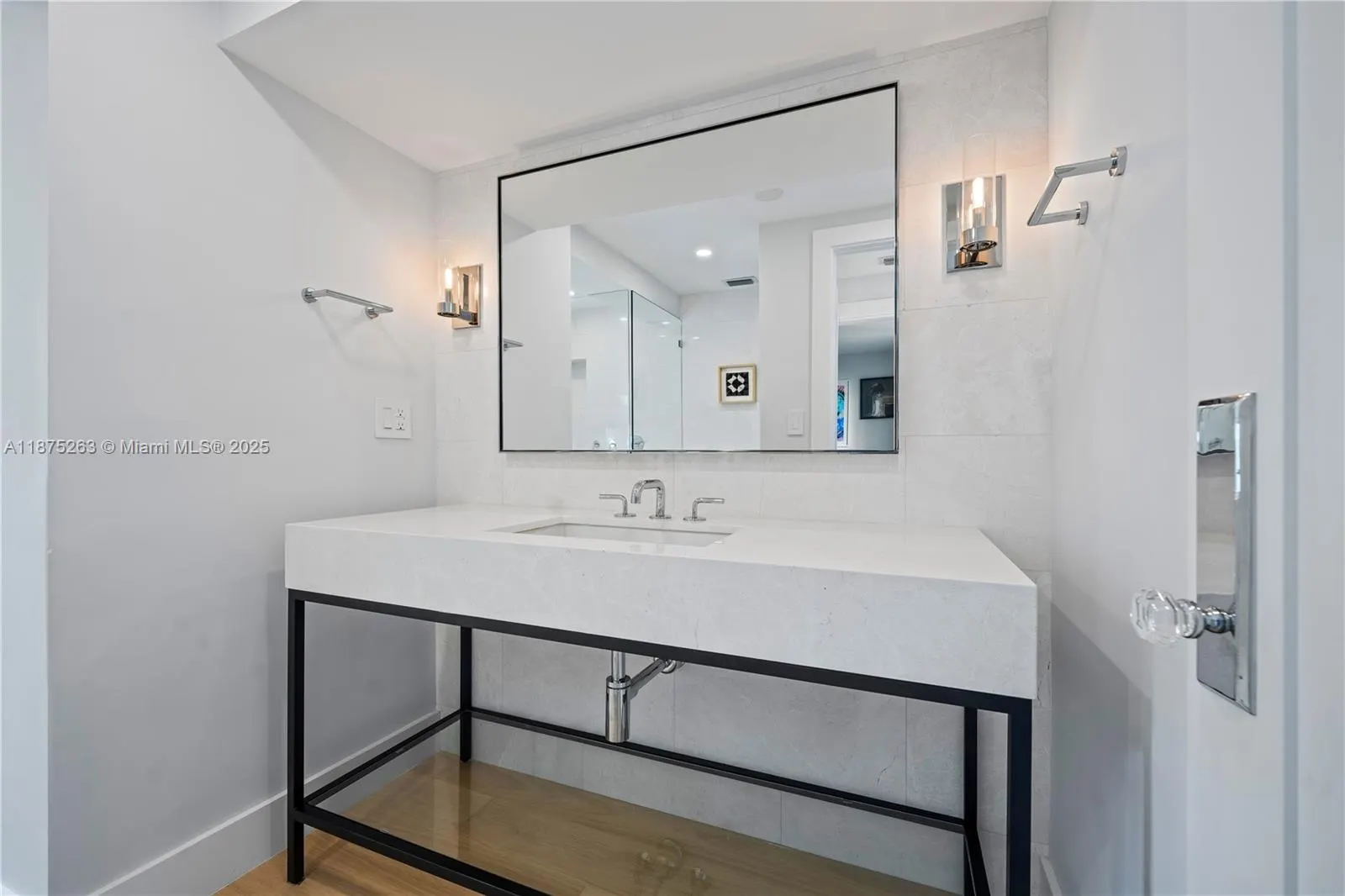 617/625 E Dilido Dr