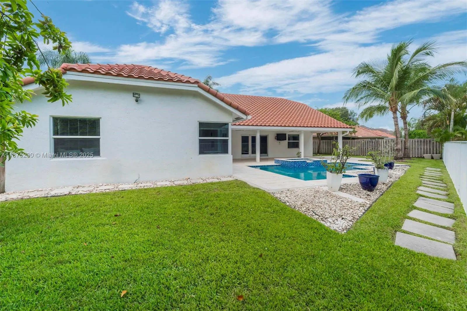 10901 NW 18th Dr