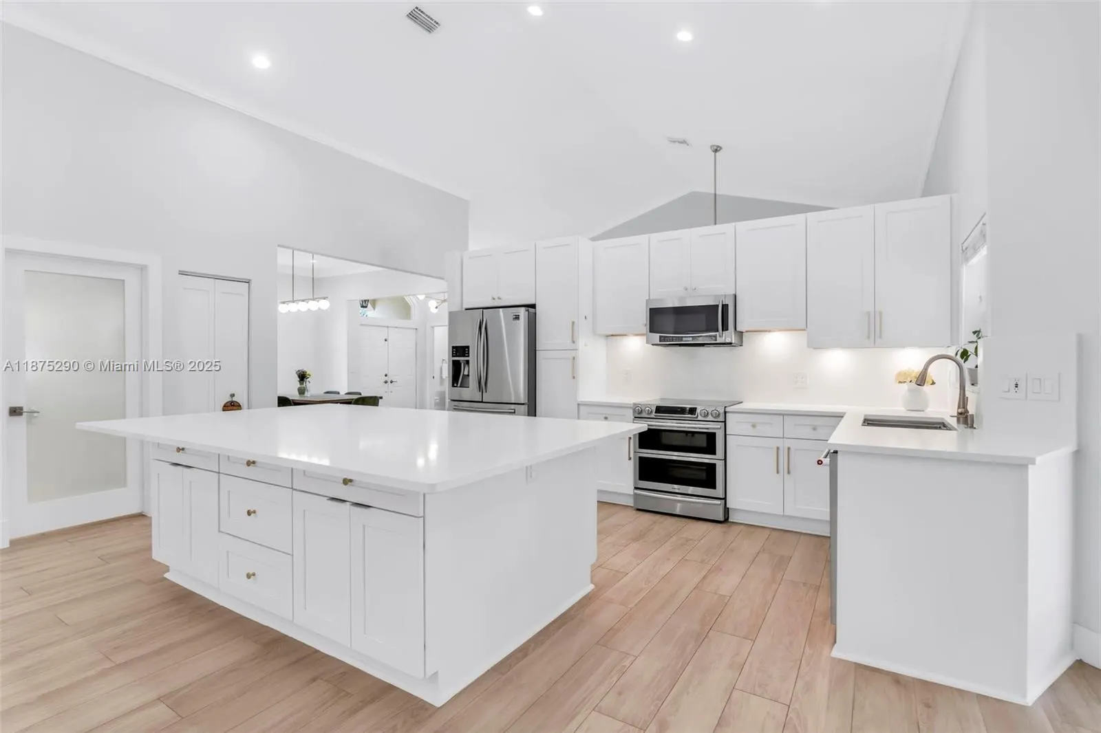10901 NW 18th Dr