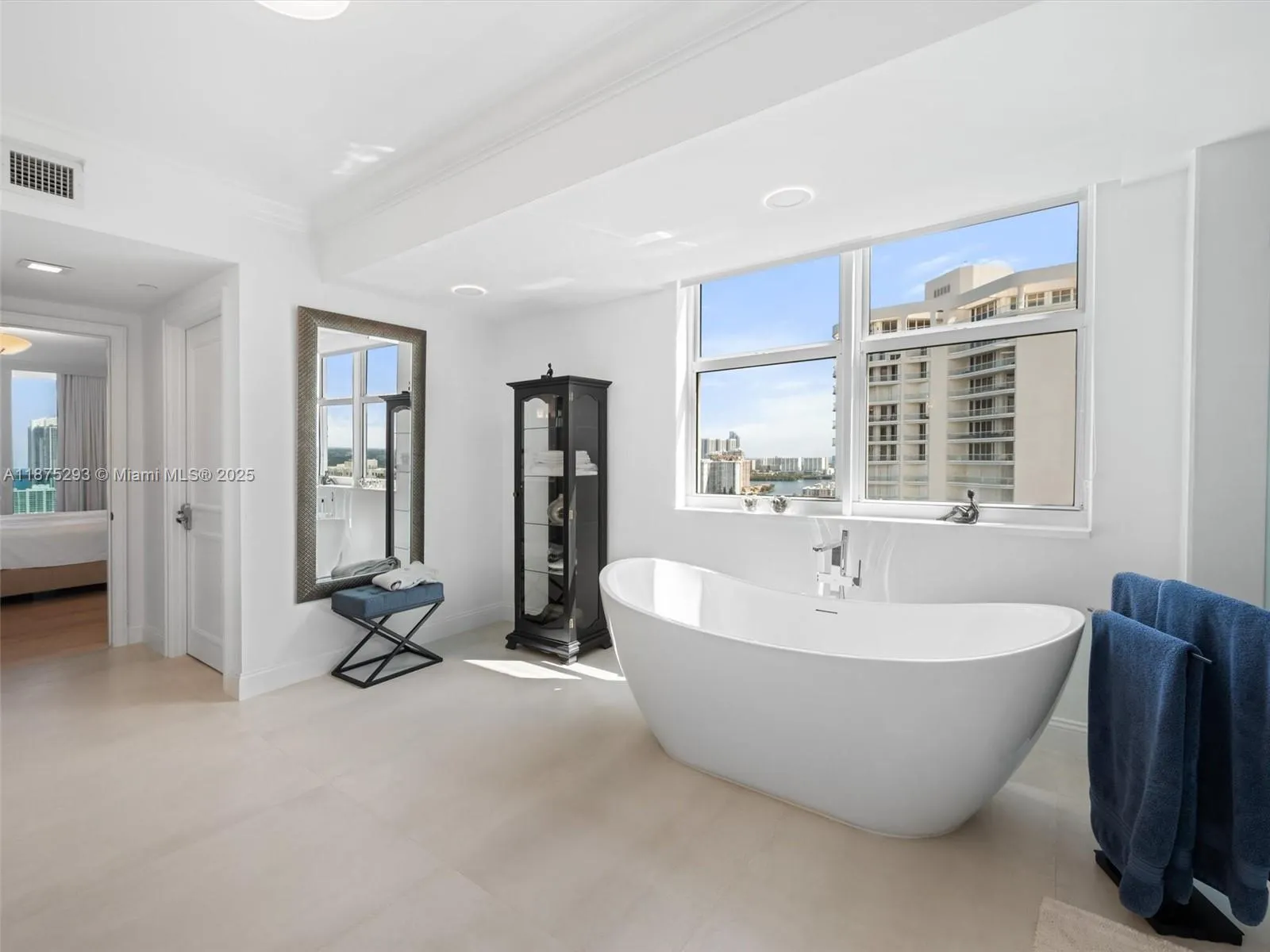 3201 NE 183rd St, #2608