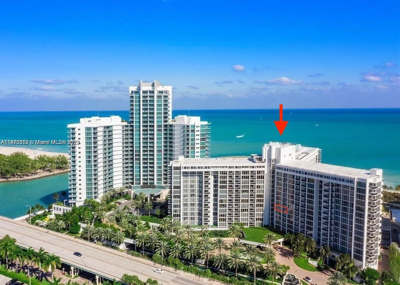 10275 Collins Ave, #526
