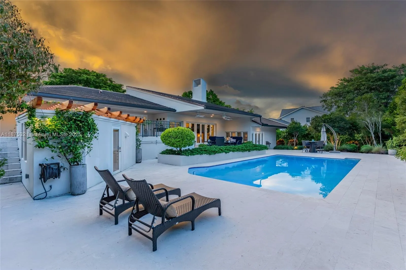 451 Ridge Rd