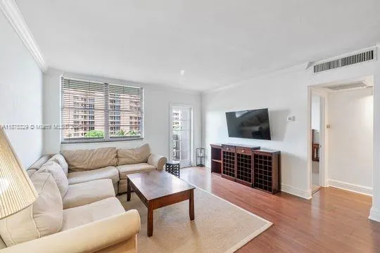 90 Edgewater Dr, #512