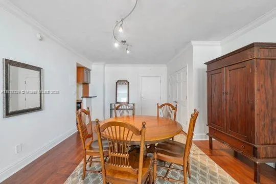 90 Edgewater Dr, #512