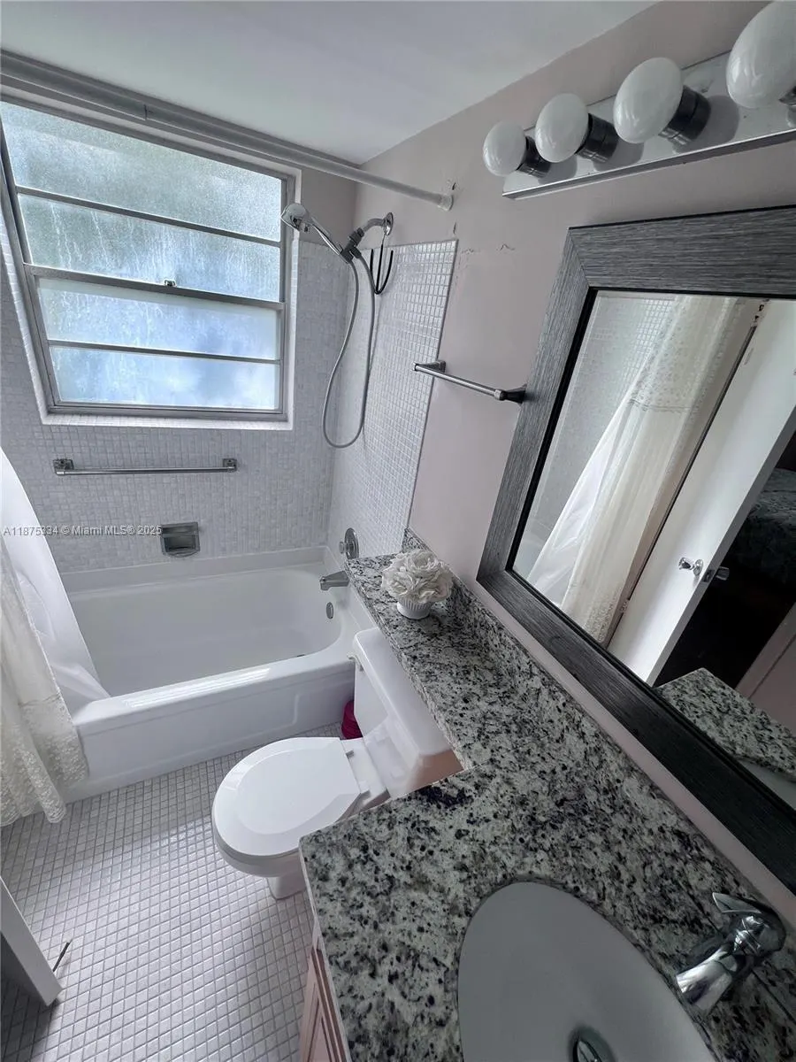 418 Sheffield Q, #418
