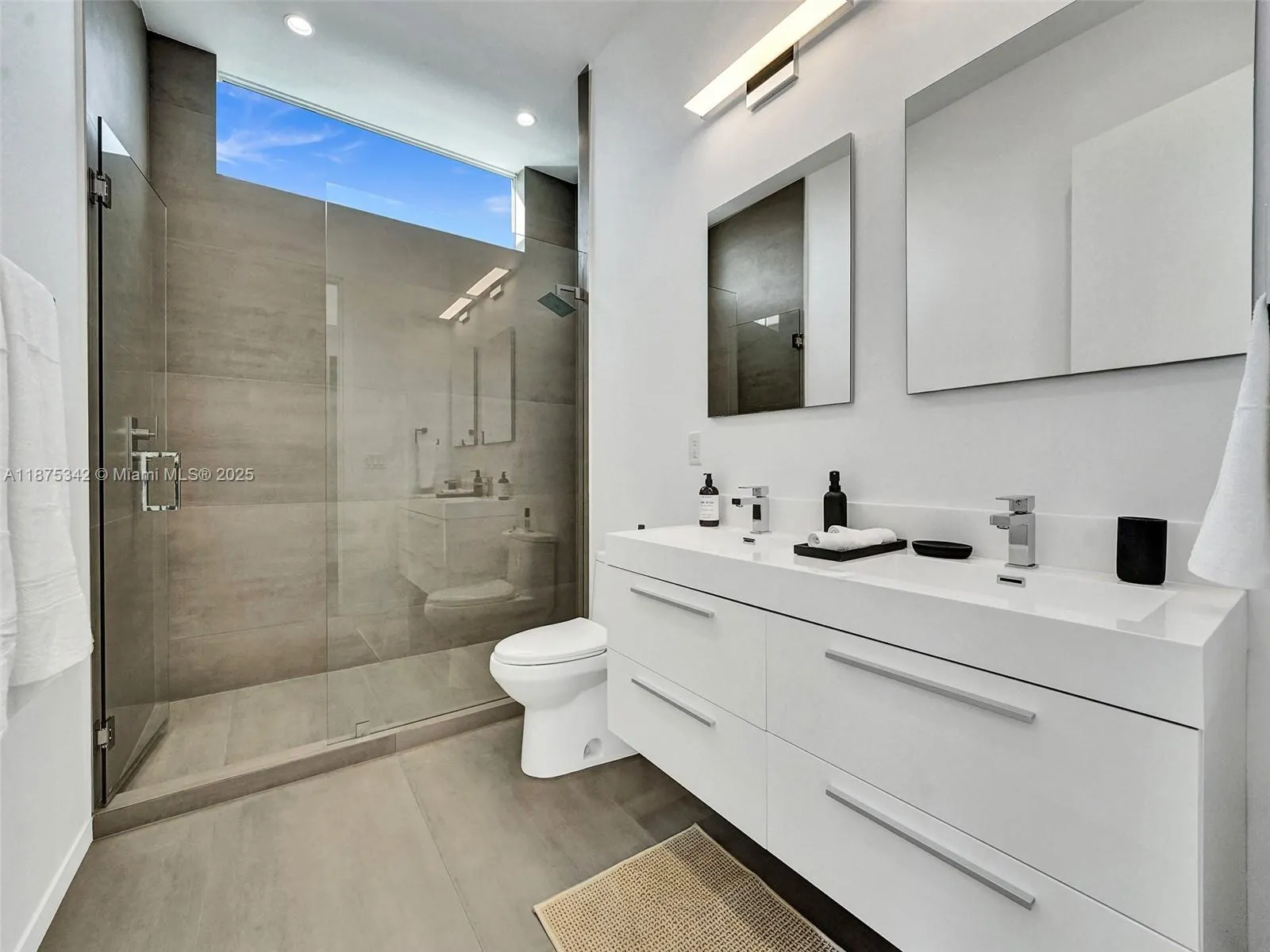 2217 NE 17th Ter
