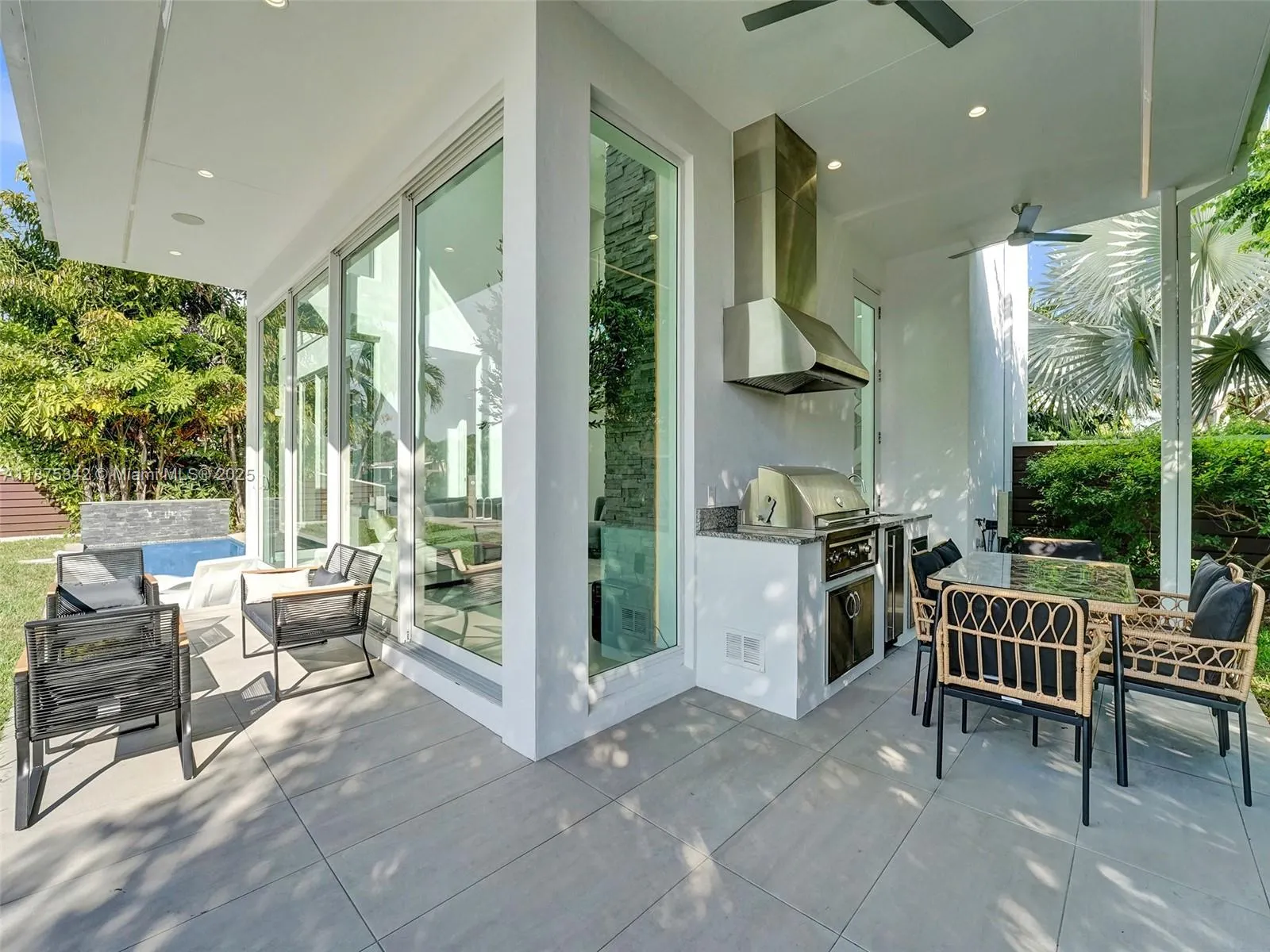 2217 NE 17th Ter