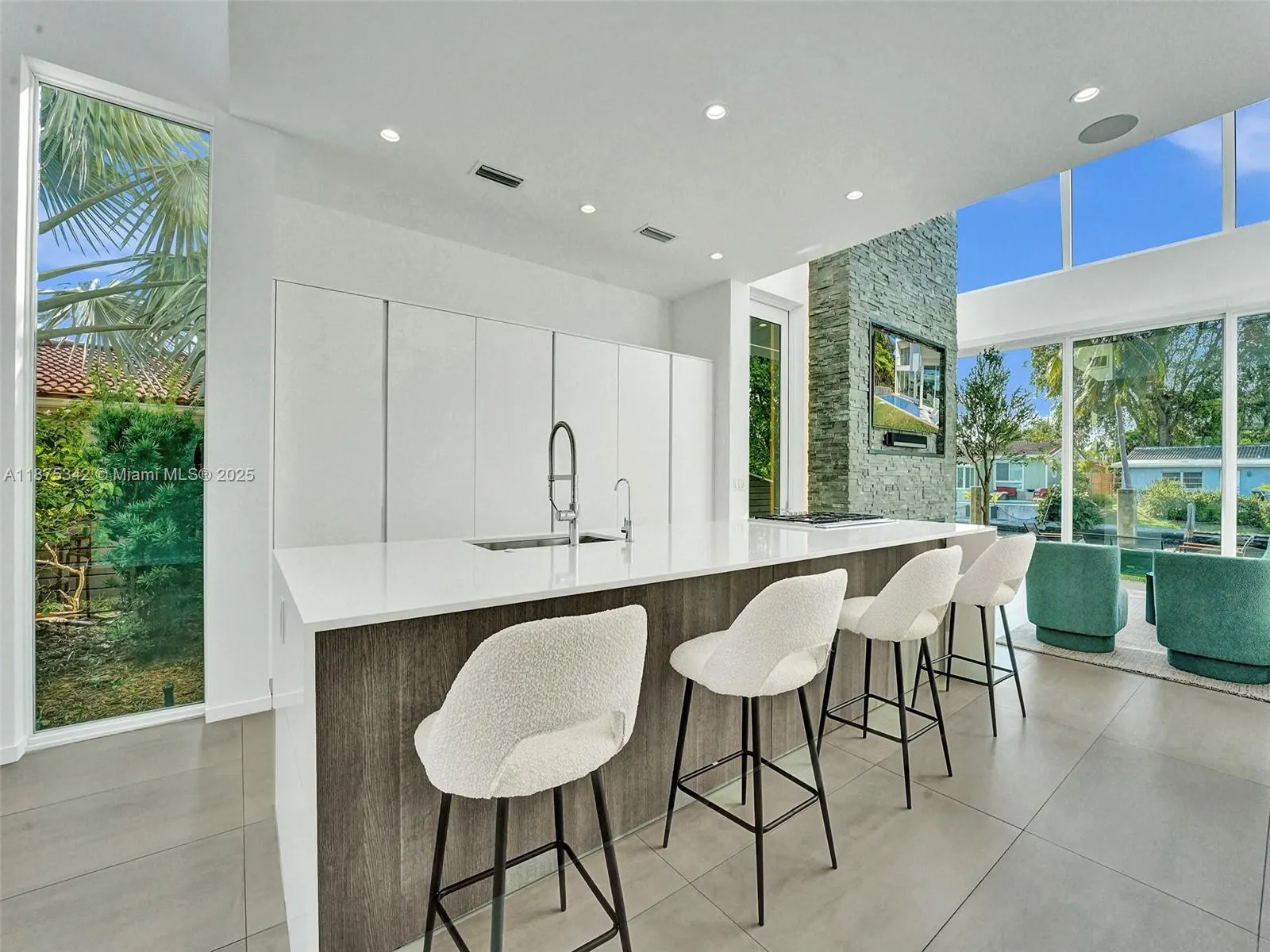 2217 NE 17th Ter