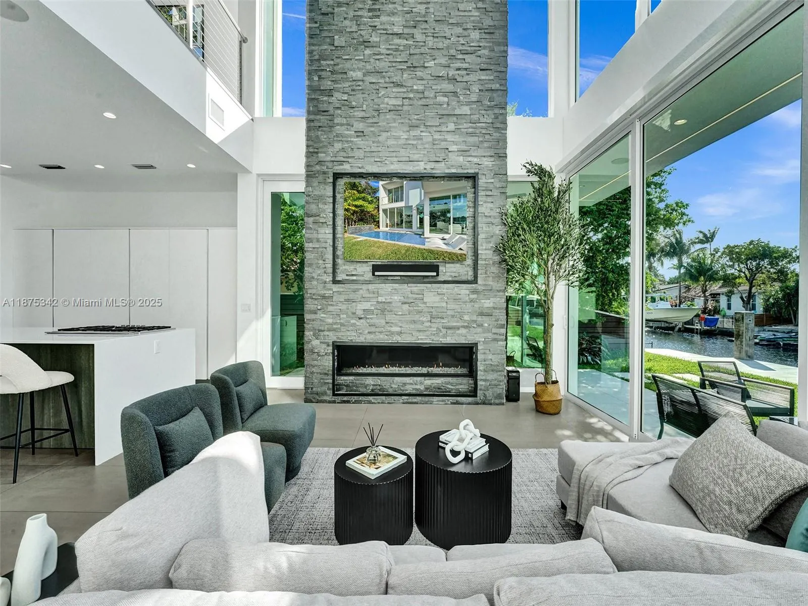 2217 NE 17th Ter