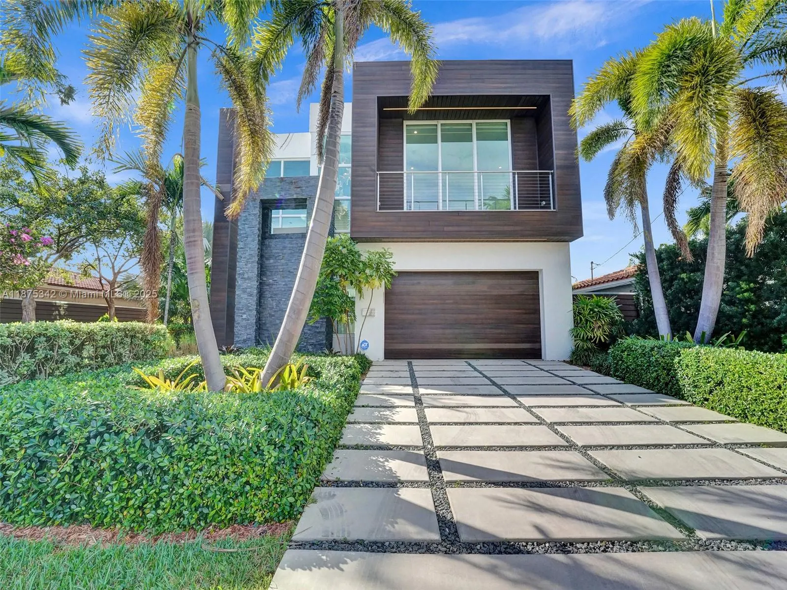 2217 NE 17th Ter
