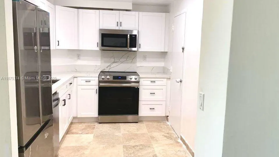 500 Bayview Dr, #230