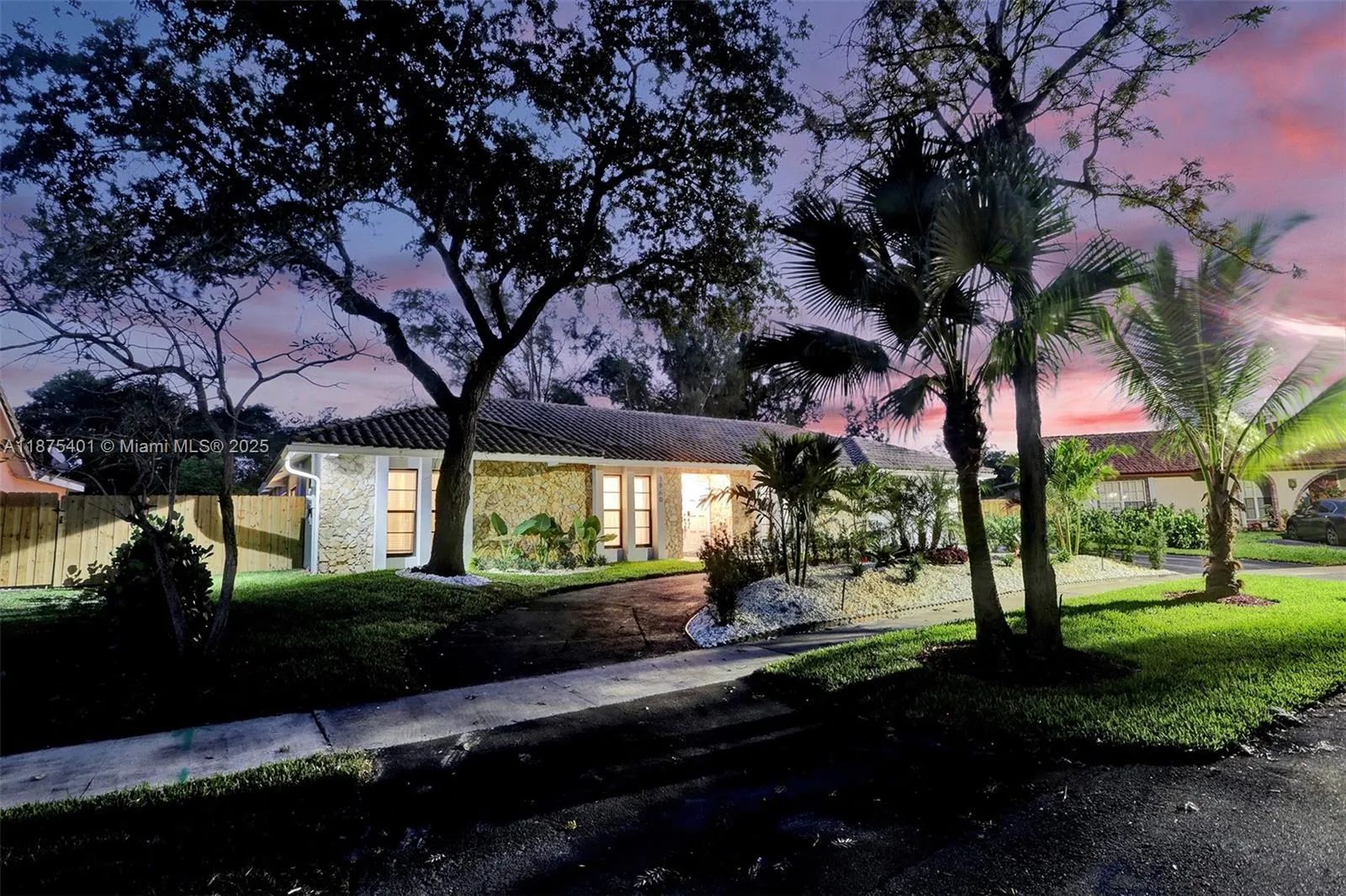 1960 SW 51st Ter