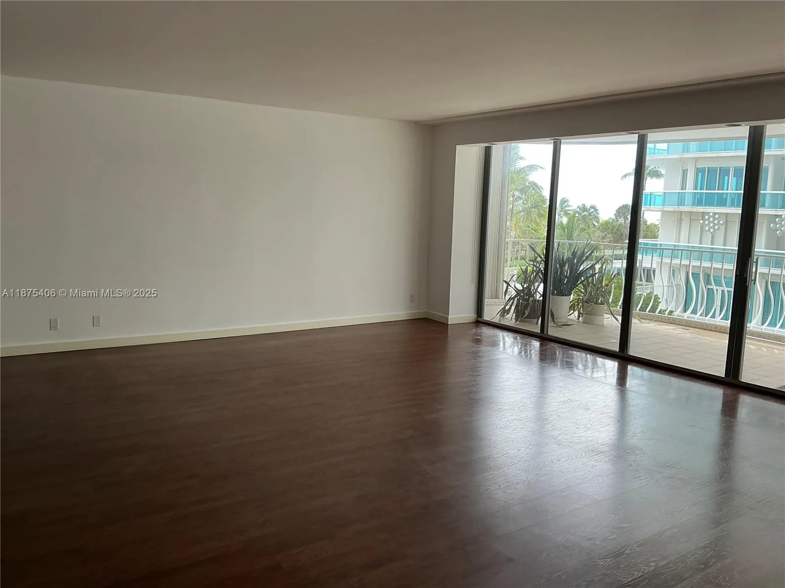 10155 Collins Ave, #303