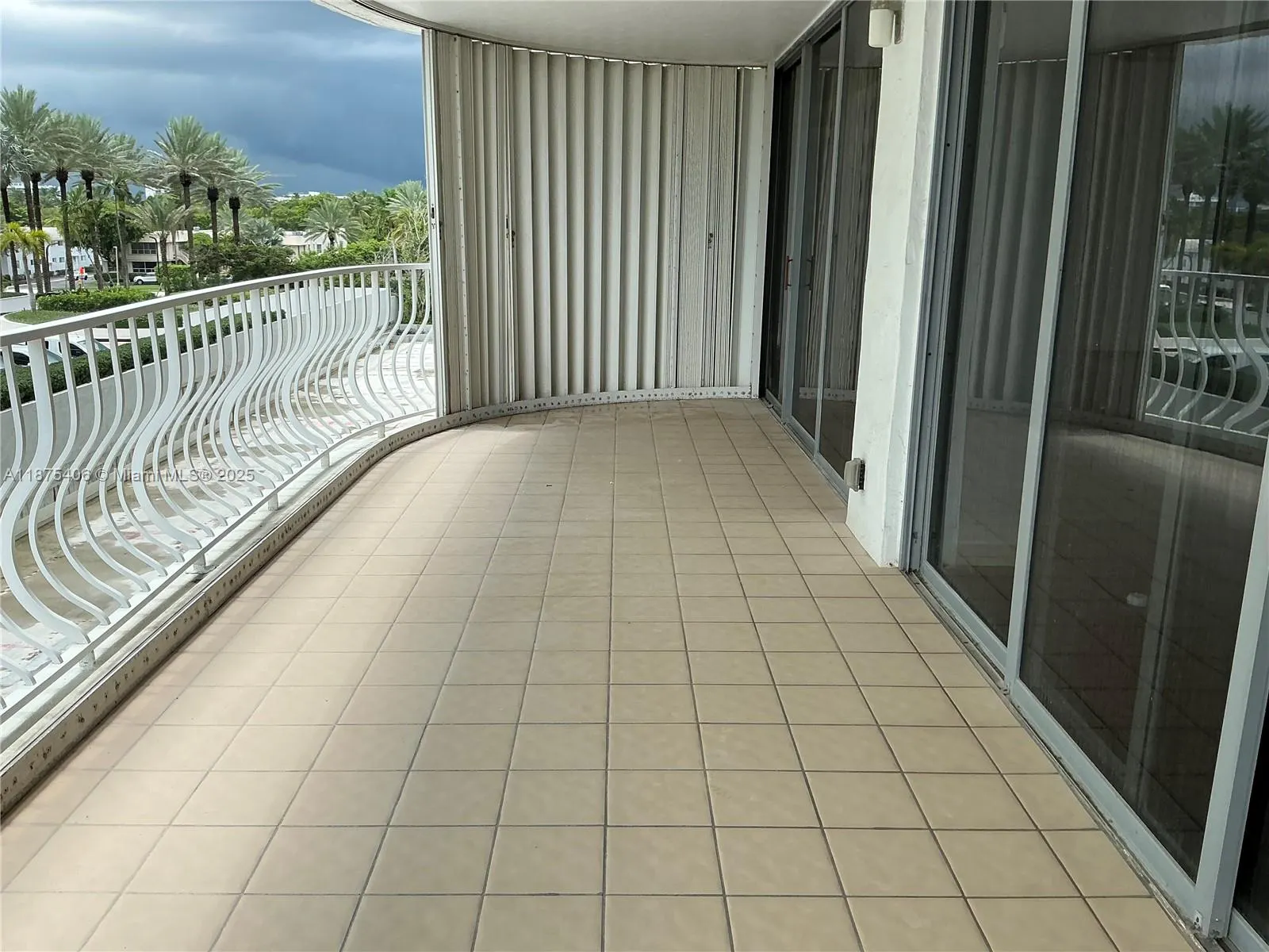10155 Collins Ave, #303
