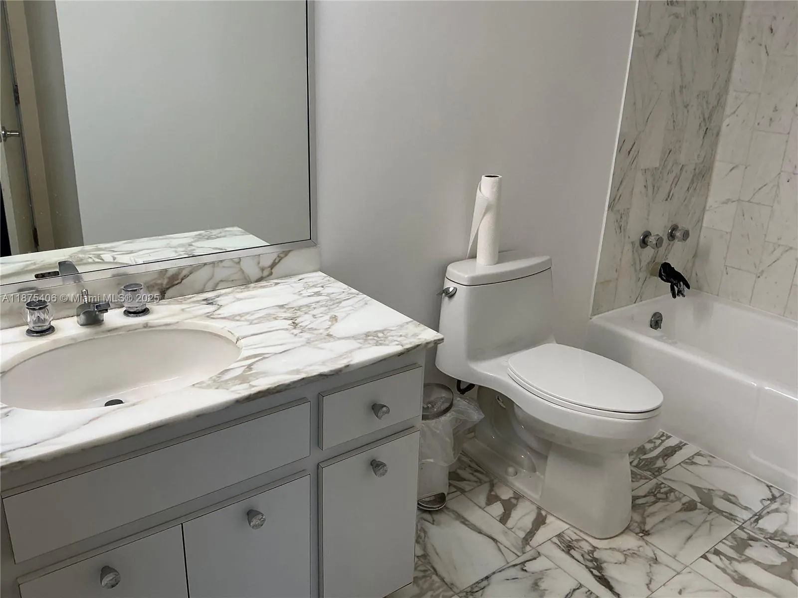 10155 Collins Ave, #303
