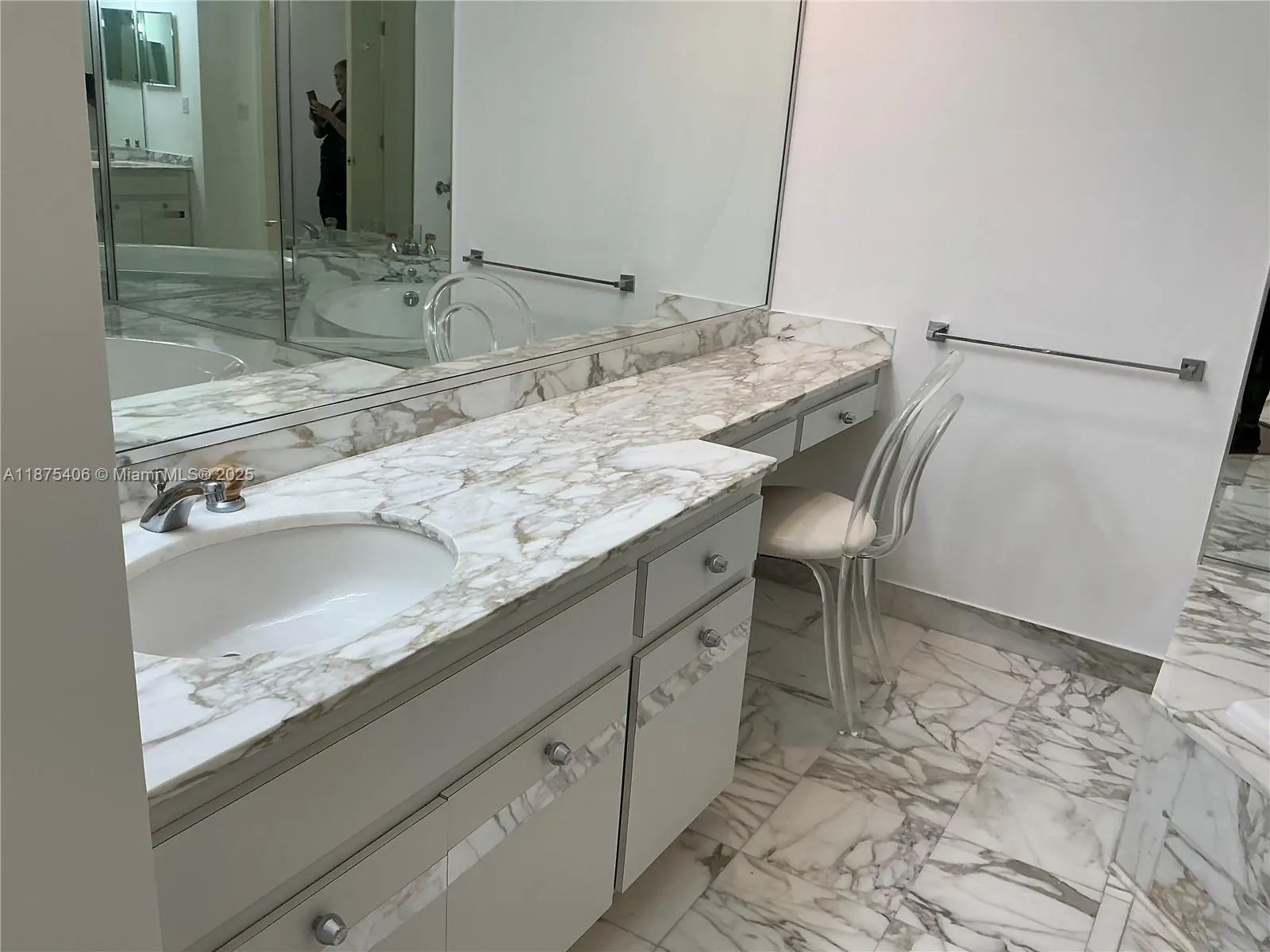 10155 Collins Ave, #303