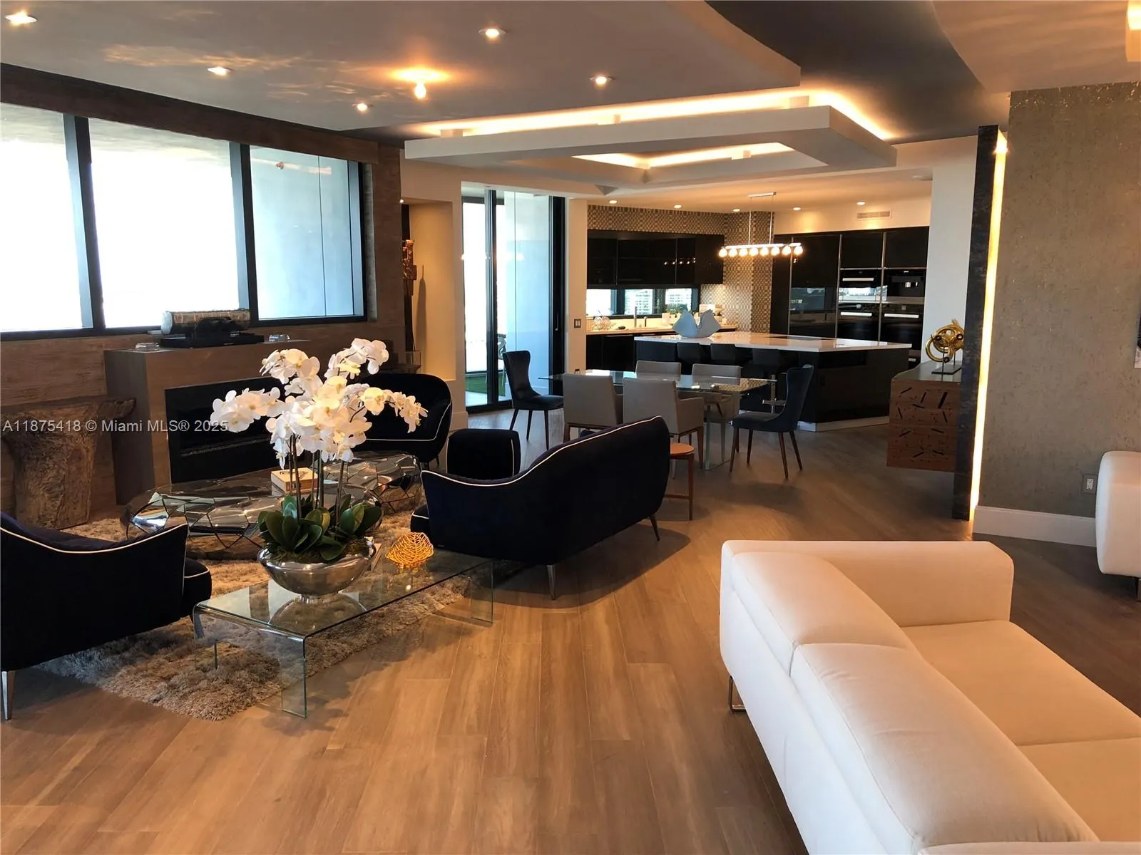 18555 Collins Ave, #2903