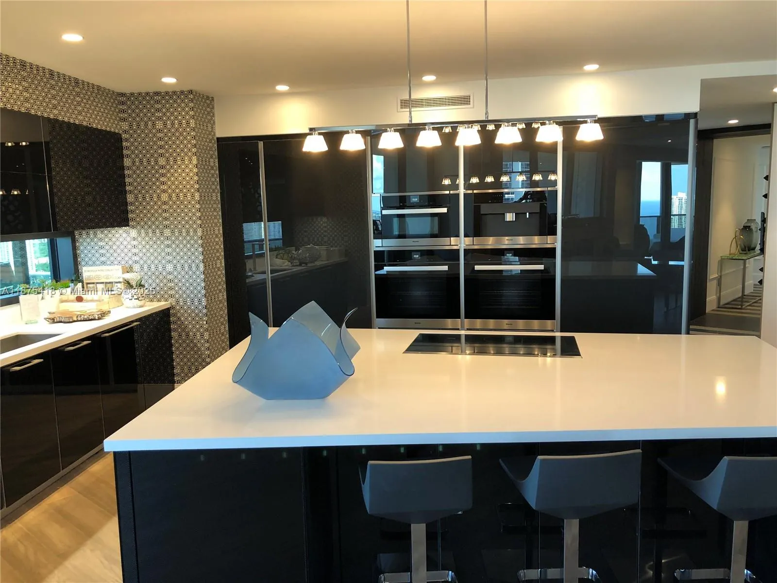 18555 Collins Ave, #2903