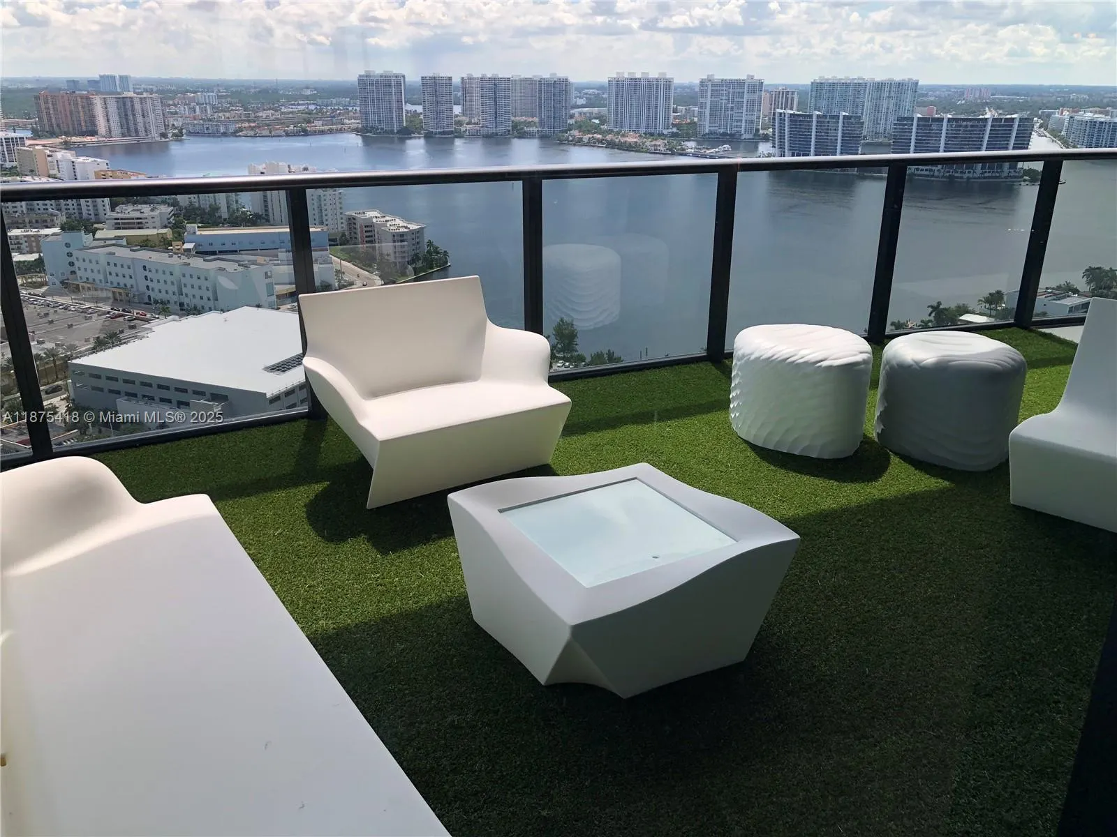 18555 Collins Ave, #2903
