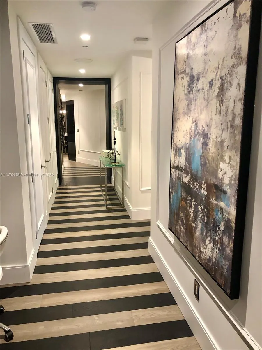 18555 Collins Ave, #2903