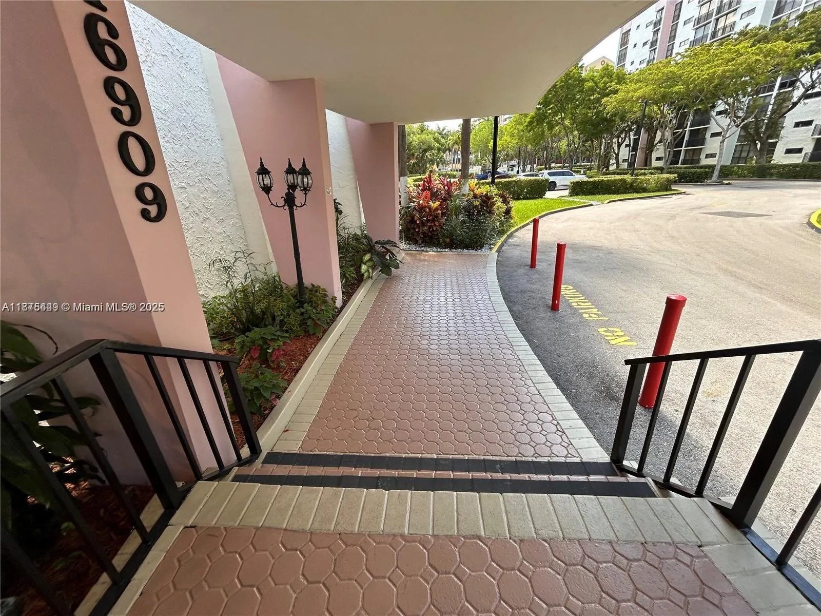 16909 S Bay Rd, #918