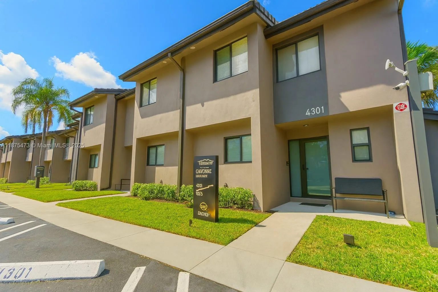 4323 NW 115th Ave