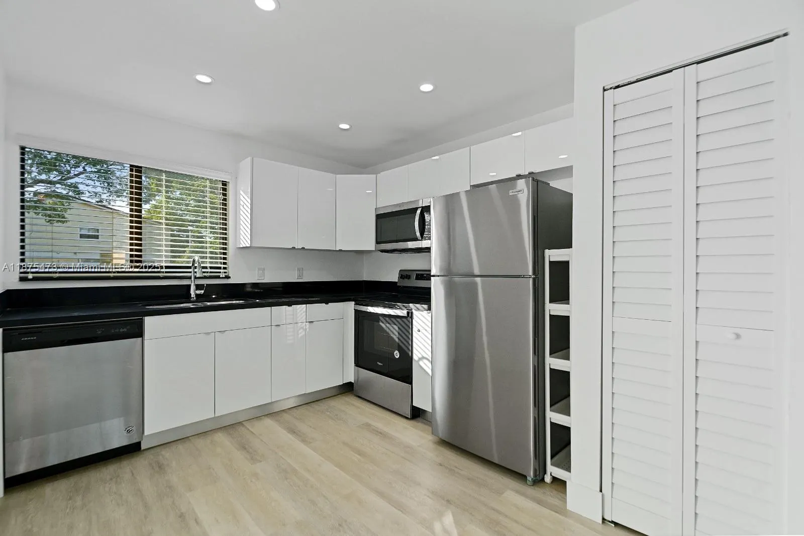 4323 NW 115th Ave