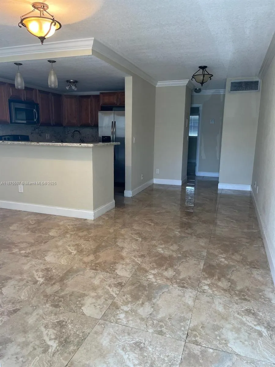 5201 NE 24th Ter, #A206