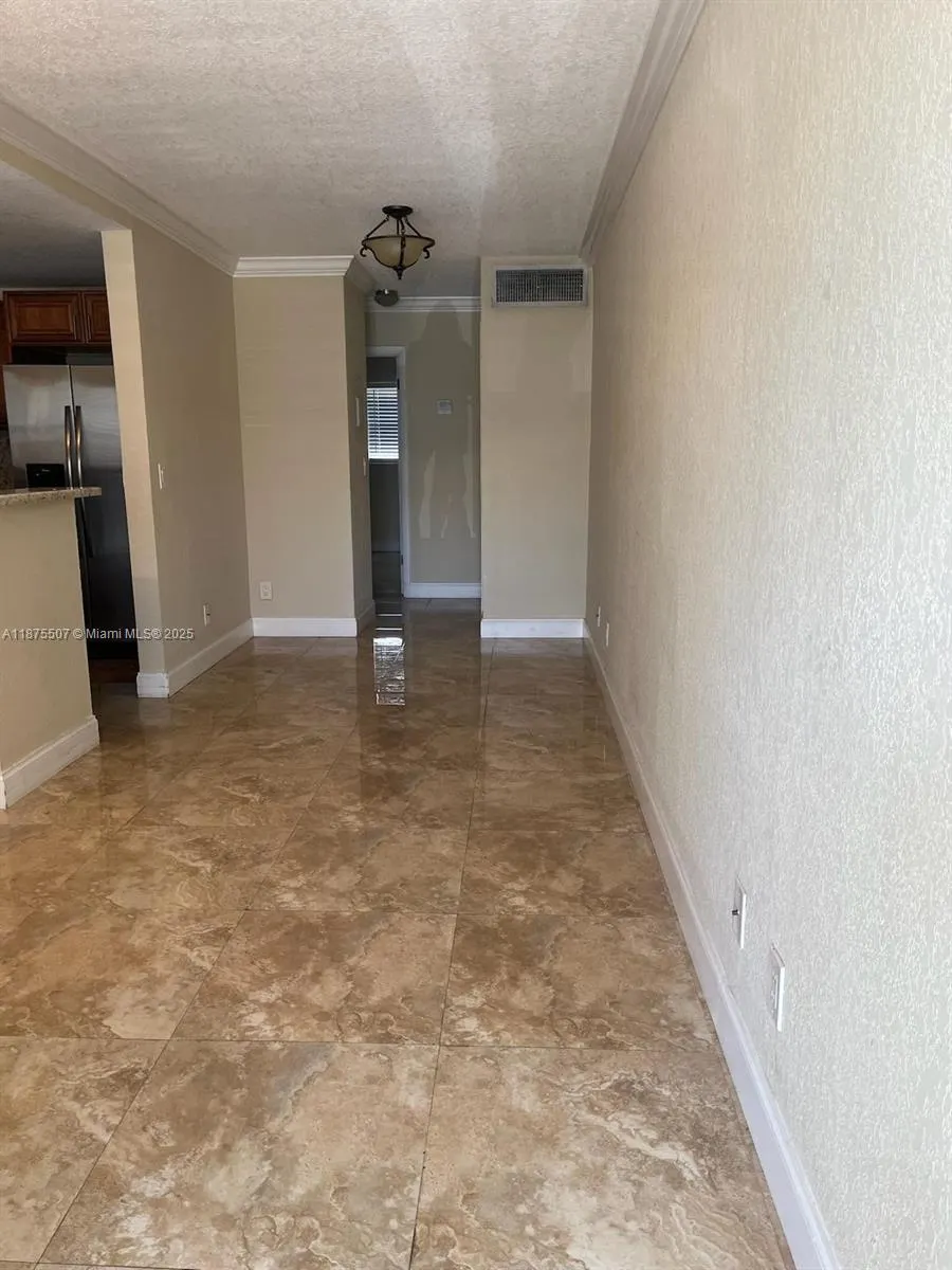 5201 NE 24th Ter, #A206