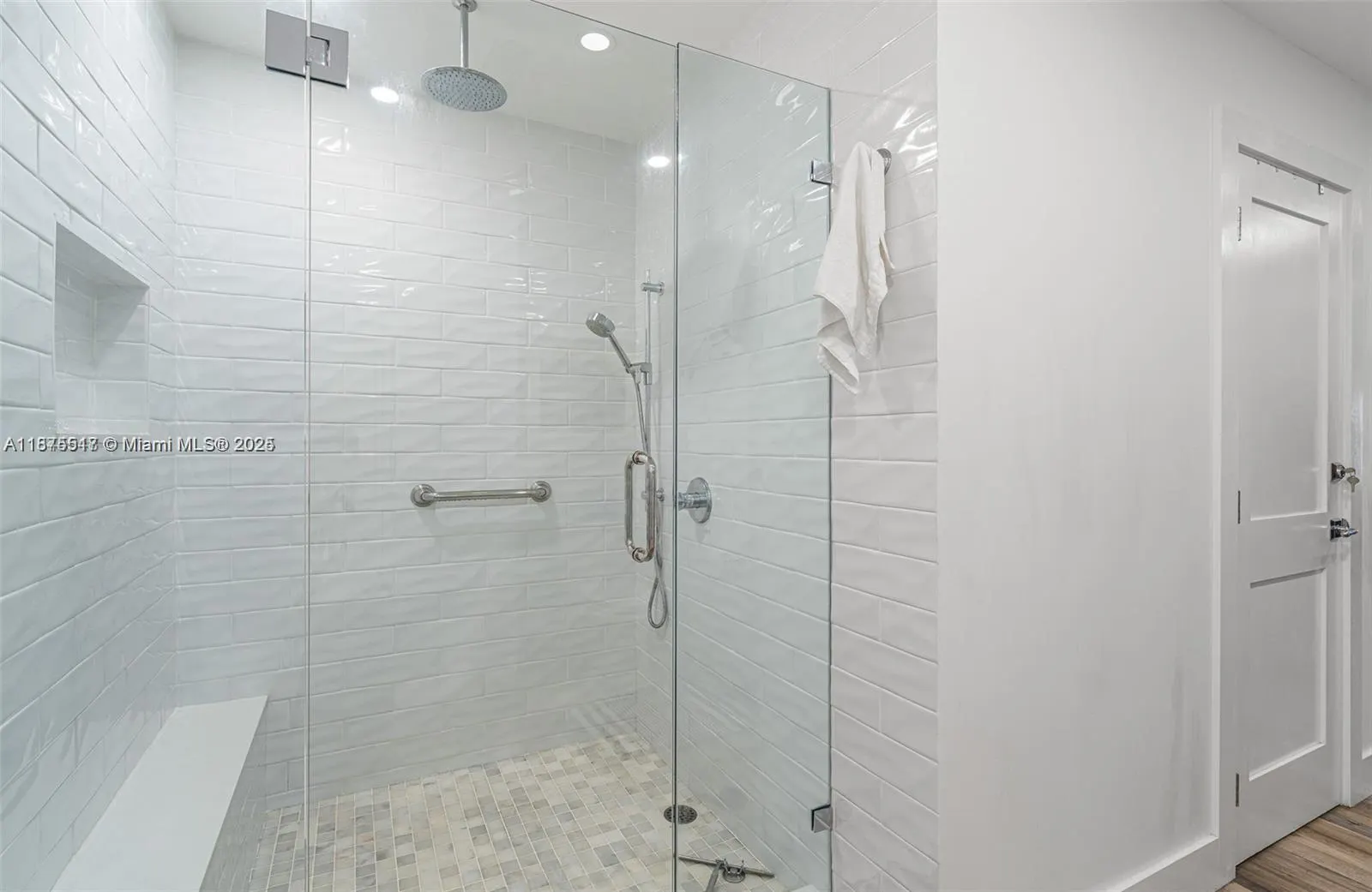 3100 NE 48th St, #312