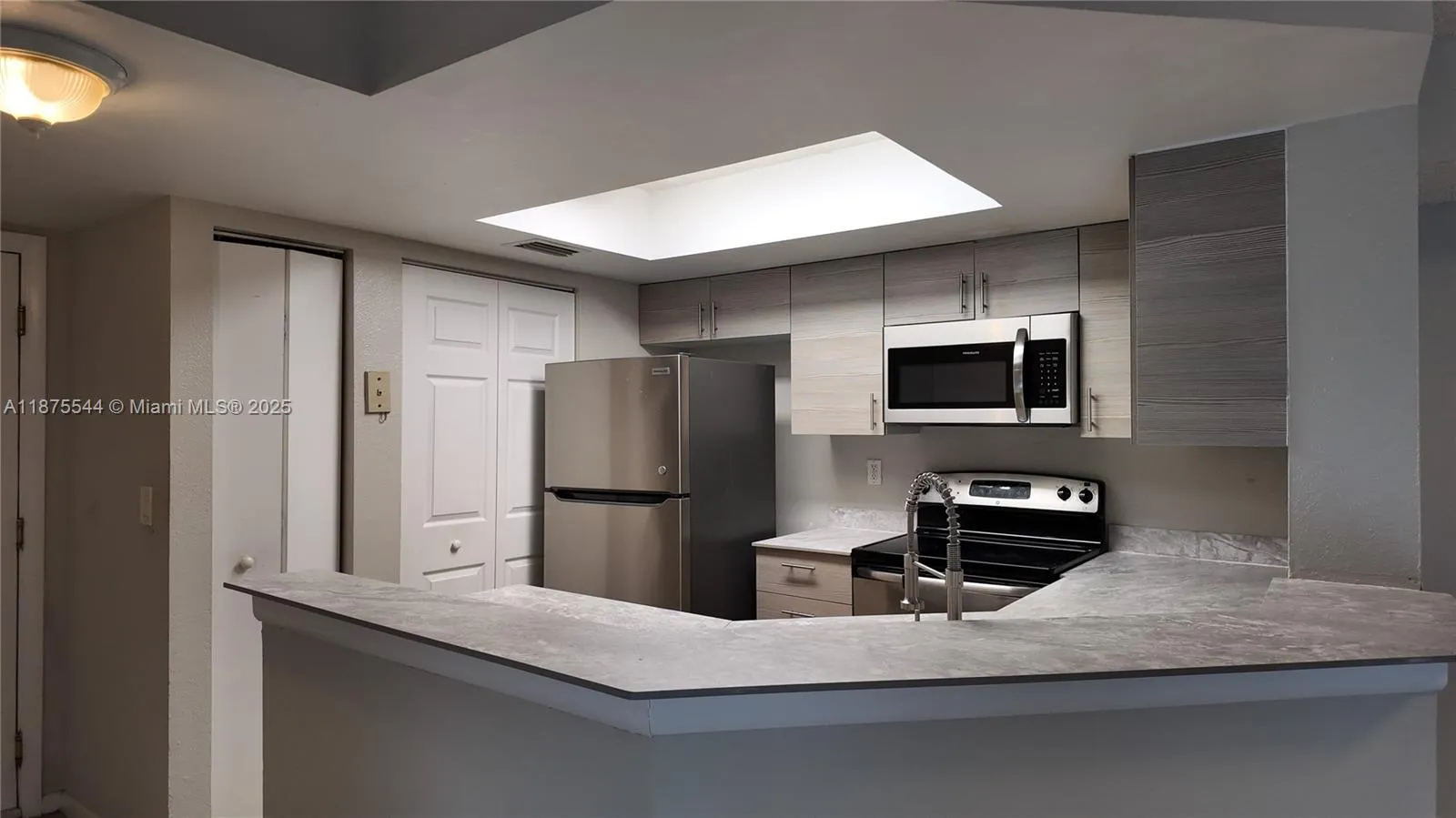 9044 W Atlantic Blvd, #321